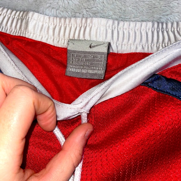 Vintage Nike shorts ! - Picture 2 of 2